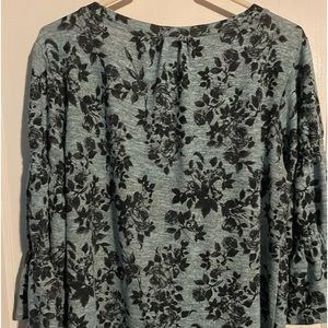 Maurices XL top mint with black flowers, ruffle lantern sleeve 3/4 length